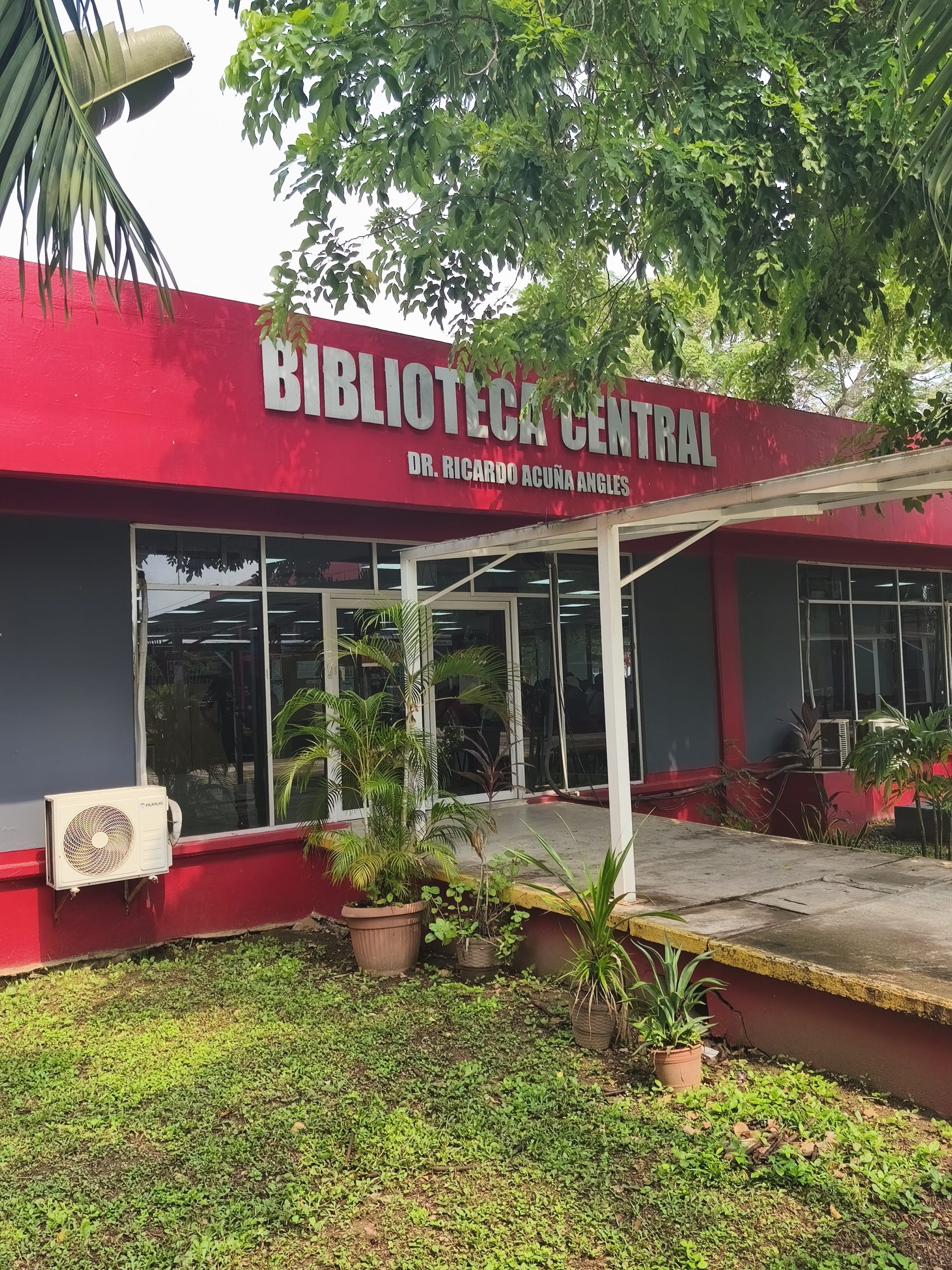 biblioteca_front_2025